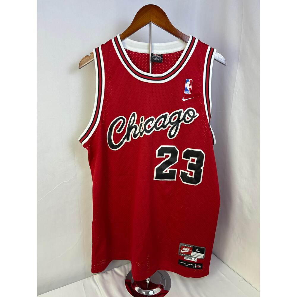 Nike Chicago Bulls Michael Jordan #23 Retro Jersey Size L - Picture 9 of 12